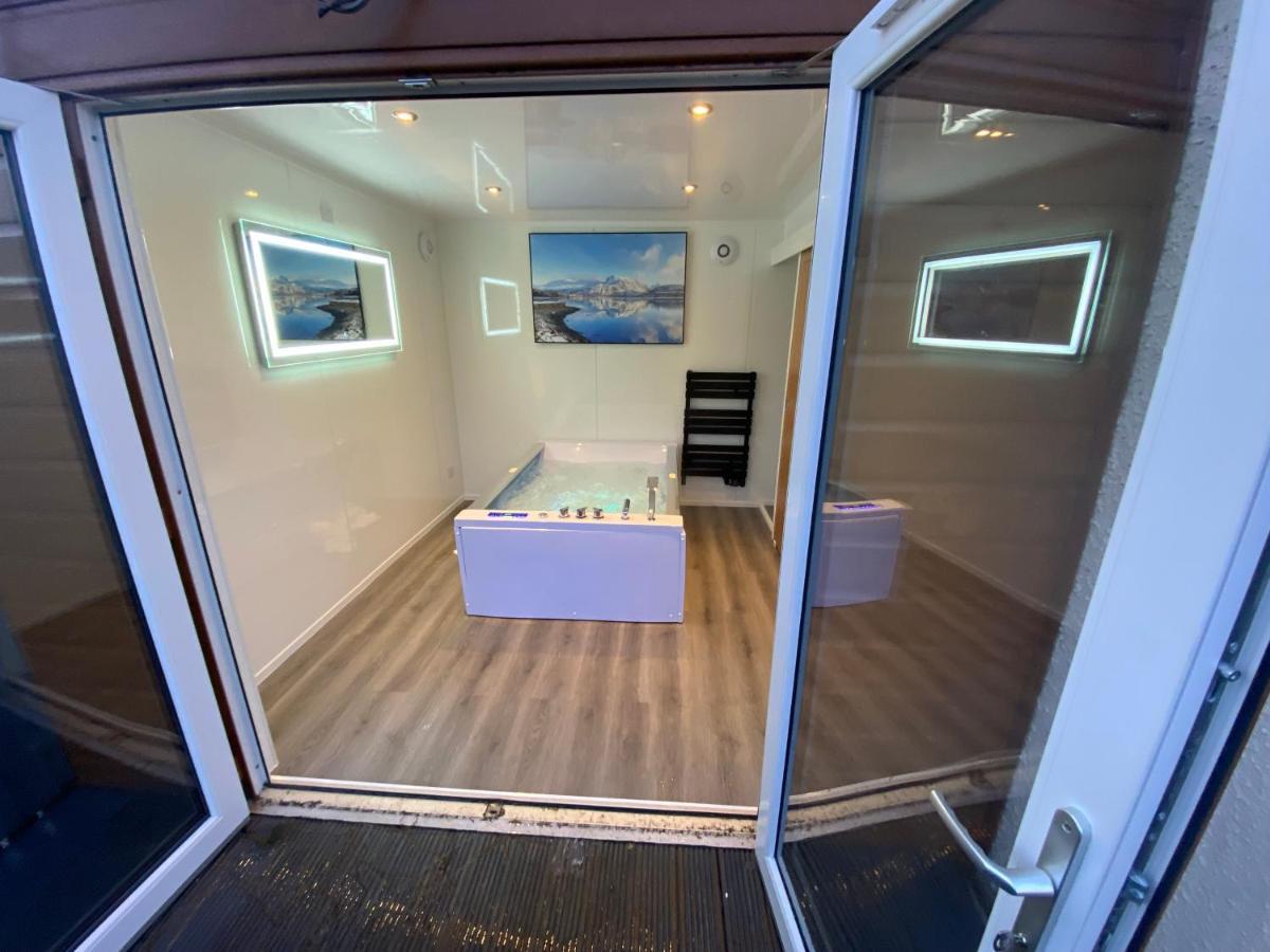 Highland Stays - Ben View Room & Jacuzzi Bath Fort William Extérieur photo