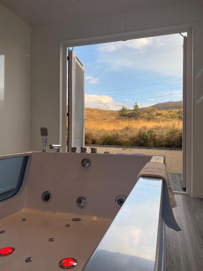 Highland Stays - Ben View Room & Jacuzzi Bath Fort William Extérieur photo