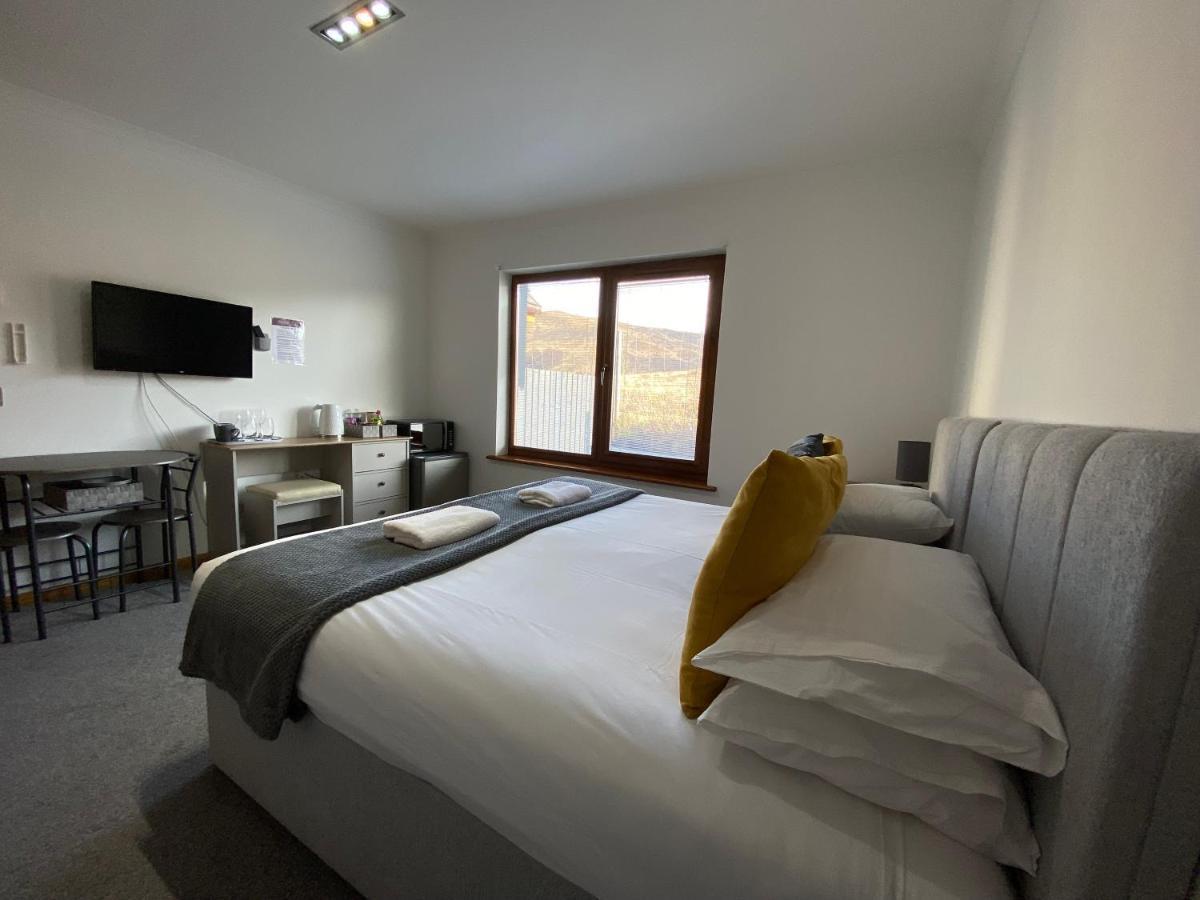 Highland Stays - Ben View Room & Jacuzzi Bath Fort William Extérieur photo